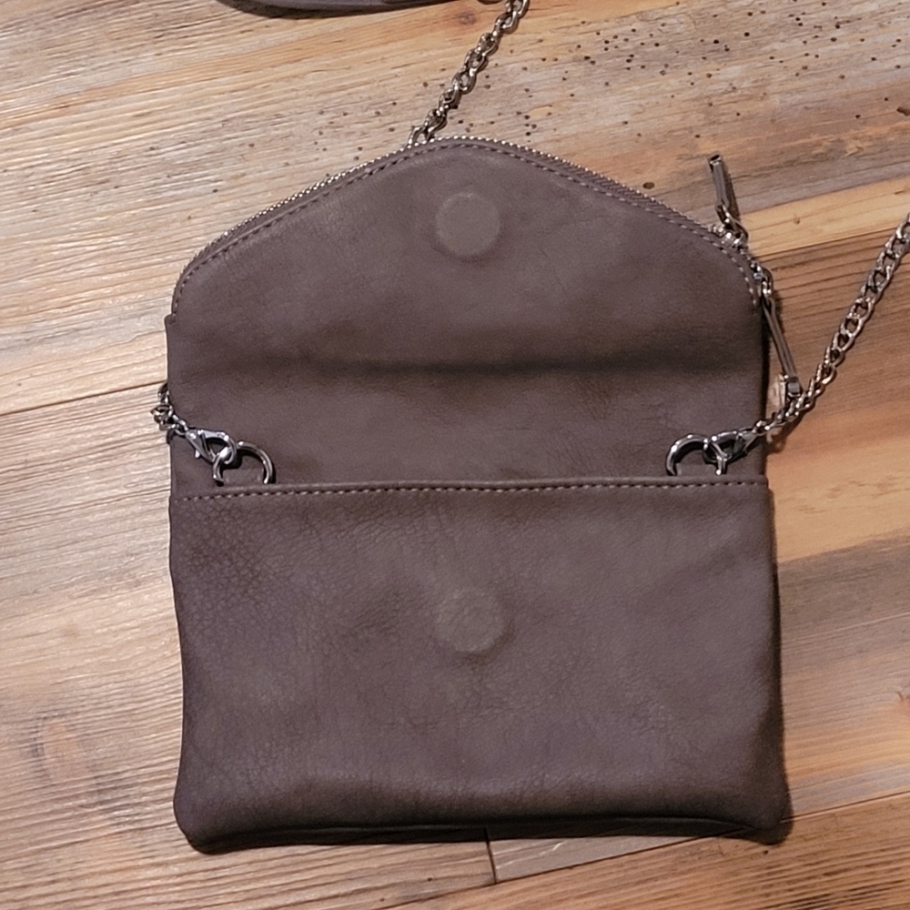 ANTIK KRAFT Clutch with Detachable Metal Chain Strap, Vegan Leather - Picture 7 of 12